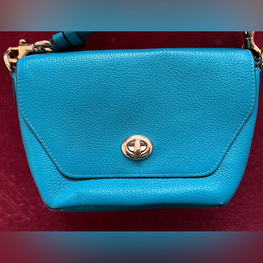 Coach purse - Picture 2 of 5